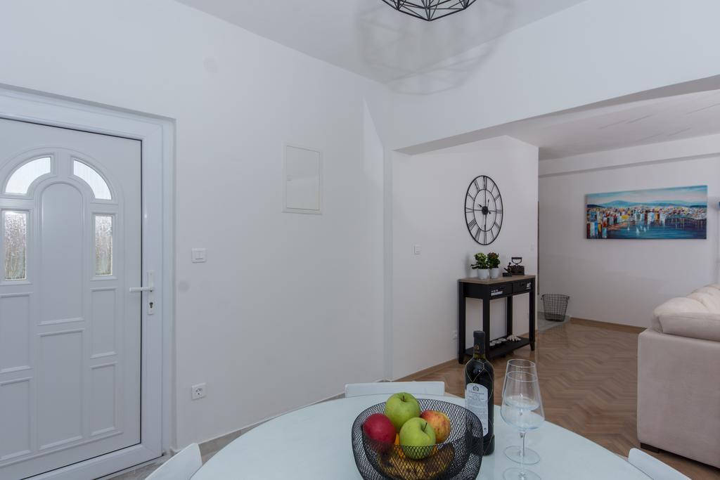 Apartment Mika1 Trogir Eksteriør bilde